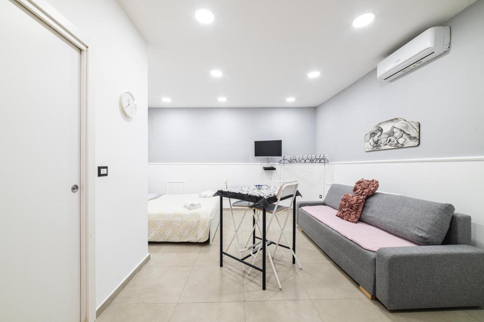 Many House Apartment Наполи Екстериор снимка