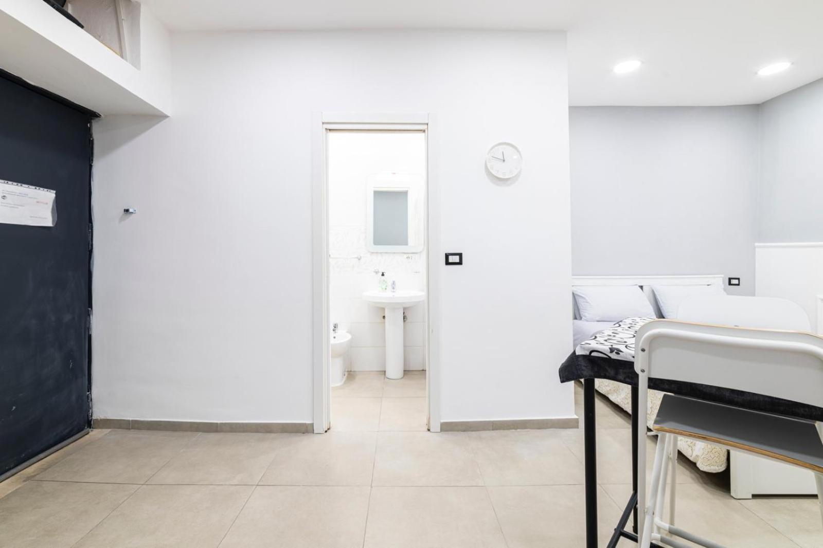 Many House Apartment Наполи Екстериор снимка